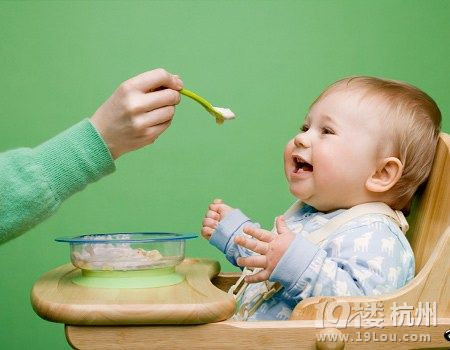 宝宝辅食添加的最佳时机，几个月开始最合适？